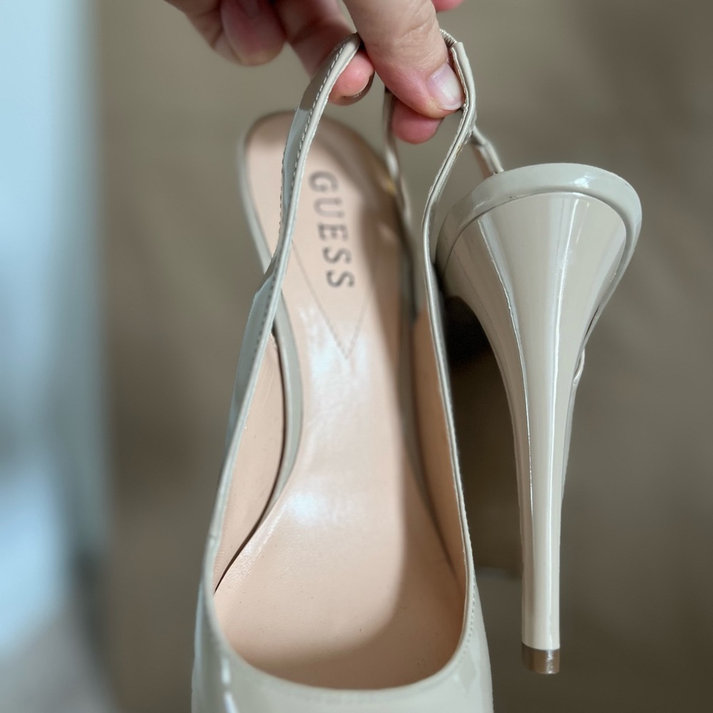 GUESS Women's Cream Heels